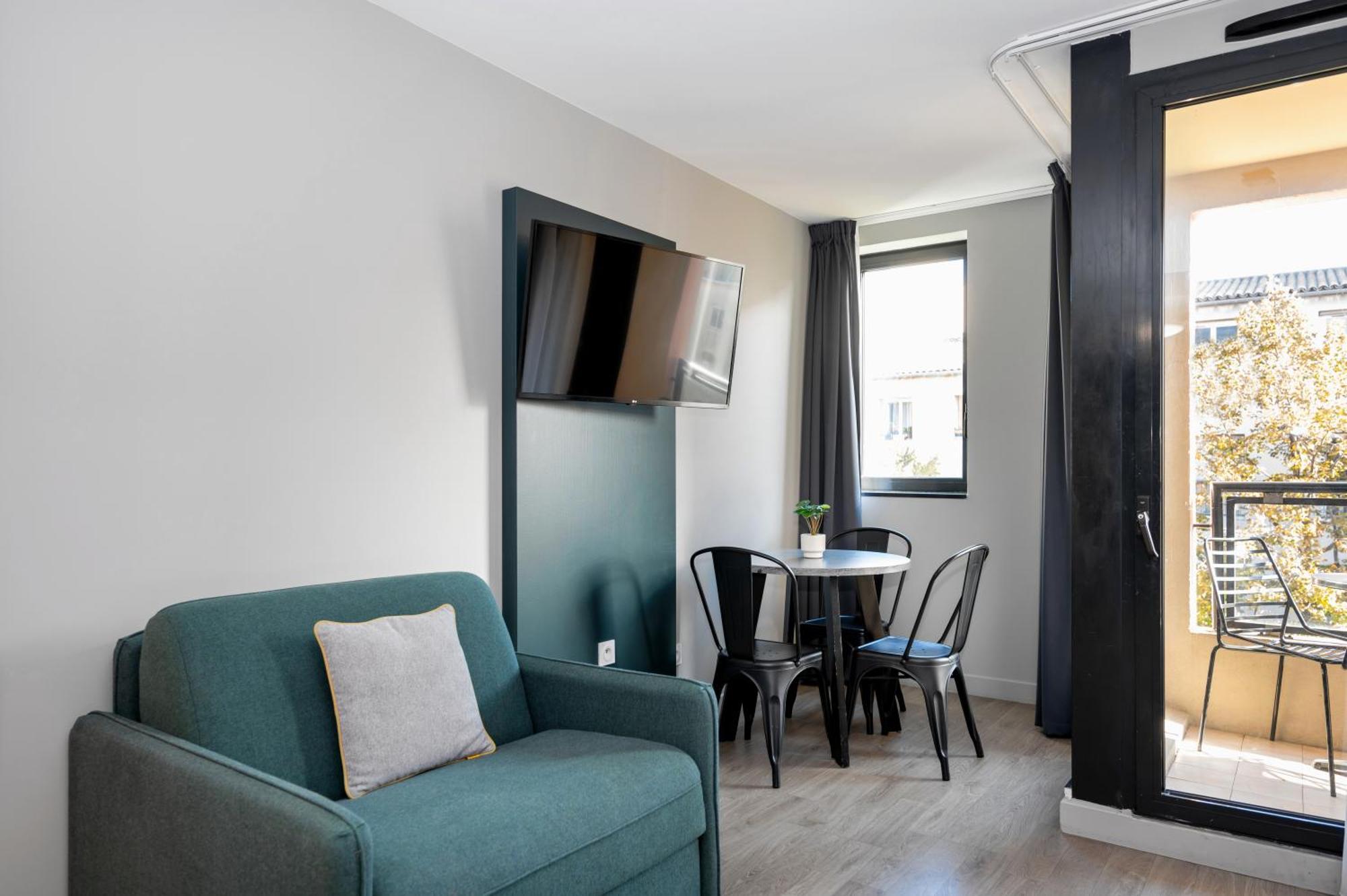 Staycity Centre Vieux Port 3*